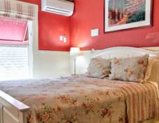 Traditional Rooms - 1 Queen or 2 Twins