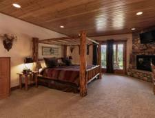 Grand Rooms - 1 King & 1 Futon