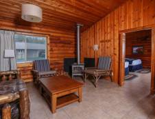 Kalaloch Duplex - One Bedroom - 2 Queens & 1 Sofa Sleeper