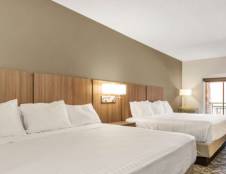 Suite 3 Queen Beds