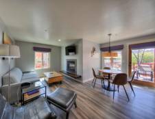 Rim Vista Suite - 1 King & 1 Queen Sofa Sleeper