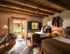 Los Portales - Two Full Beds