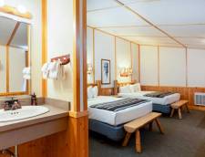 Western Cabins - 2 Queens or 1 Queen & 1 Twin