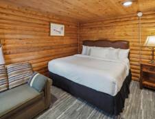 Standard King with Sleeper Sofa Grizzly Cabin