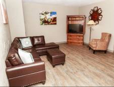 Executive Suite - 1 King & 1 Queen Sofa Sleeper