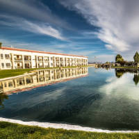 Longstreet Inn & Casino