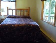 Small Cabins - 1 Queen