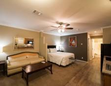 One Bedroom Skyline Villa W/ Kitchenette - 2 Queens & 1 Sofa Sleeper