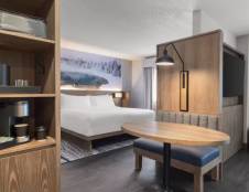 1 King Bed and Queen/ Full Bunk Bed Jr Suite