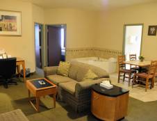 1 King Bed and 1 Queen Bed, 2-Bedroom Suite, Non-Smoking