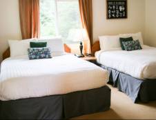 2 Queens Kitchenette