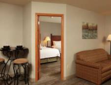 One Bedroom Suite - 2 Queens