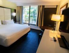 1 King Bed One Bedroom Suite Oceanfront View (Vanderbilt Penthouse)