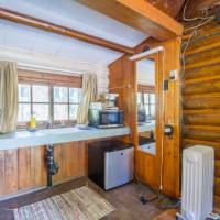 Heritage Log Cabin- Two Double Beds