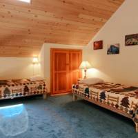 Mariposa Heights - Loft Bedroom