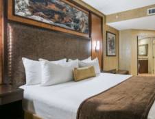 Jetted Tub Suite - 1 King & 1 Sofa Sleeper