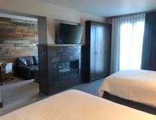 Skyline Suite with French Balcony - 2 Queens