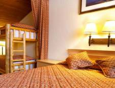 Main Lodge Suite - 1 Queen - 1 Bunk Bed with Sofa Sleeper