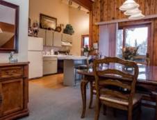 Executive Suite - 1 King or 3 Queens