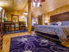 King Cabin Suite