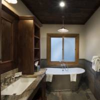 Rustic Retreat (2 Bedrooms Only), 1R