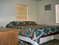 House (Unit 29 & 42) - 2 Kings & 1 Futon or 1 King & 1 Double