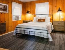 Uptown Unit 9 - 1 Queen