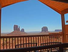 Executive Valley Rim Cabin - 1 Queen, 1 Twin/Twin Bunk Bed & 1 Sofa Sleeper