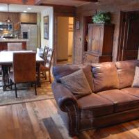 Boot's Haven - Interior