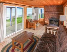 Bluff Cabin - Two Bedroom with Fireplace - 1 Queen, 1 Double, 1 Twin & 1 Futon