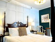 Standard Queen with Fireplace