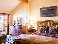 Lodge Room - Junior 1 Queen