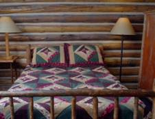 One Room Rustic Log Cabin - 2 Doubles & 1 Sofa Sleeper