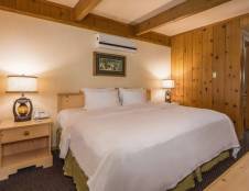 Chalets - 2 Bedrooms 2 King Beds