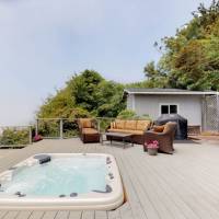 Whalerock Luxury Home - Trinidad