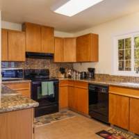 Cedar Nest at Wawona - kitchen