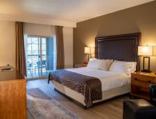 Mountain View Lodge - 1 King or 2 Queens