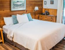 River View Cabins - 1 King