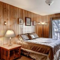 Hutchings Cabin - Master Bedroom