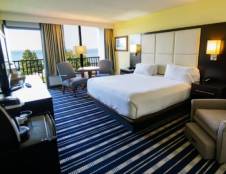 1 Queen Bed One Bedroom Suite Oceanfront View