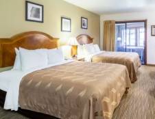 2 Queen Beds Patio Suite