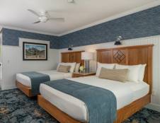 Newport Rooms - Grounds View - 1 King or 2 Queens