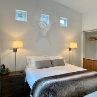 Flower Point (Cabin C) Bedroom