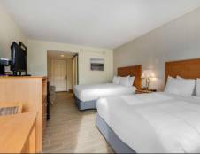 1 King or 2 Queens with Balcony