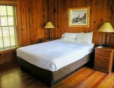 One Bedroom Cabin - Pet Friendly - 1 Queen