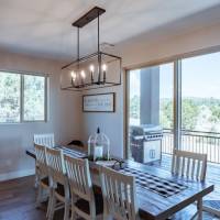 R Family Square - dining