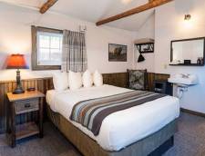 Frontier Cabin Pet Friendly - 1 Double or 2 Doubles