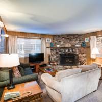 Deer Hollow - Living Room