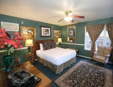 Private Room Superior with Bathroom - 1 Queen & 1 Twin/Twin Bunk or 1 Queen or 1 Queen & 1 Twin or 2 Queens or 1 Queen & 2 Twins