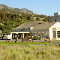 Mammoth Hot Springs Hotel & Cabins